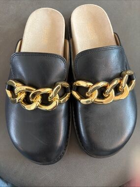 MICHAEL KORS Black Leather Slip-On Loafers with Gold Accent